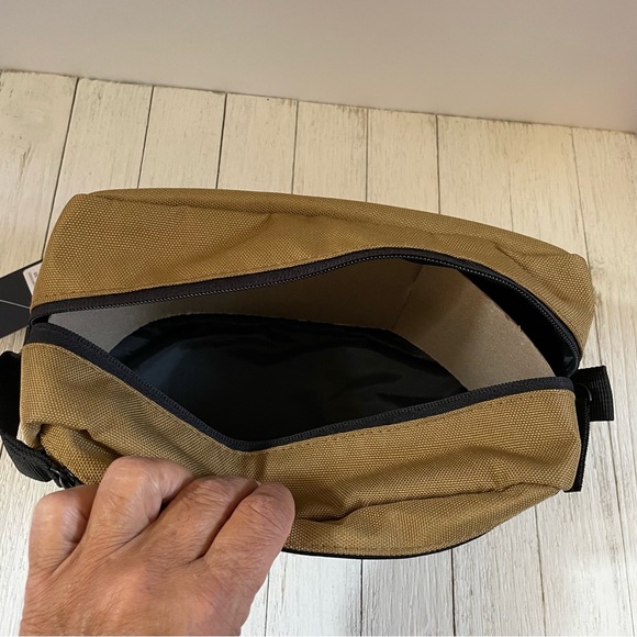 Hurley Men’s Toiletries Bag Zippered NWT Golden Doodle - Picture 6 of 14